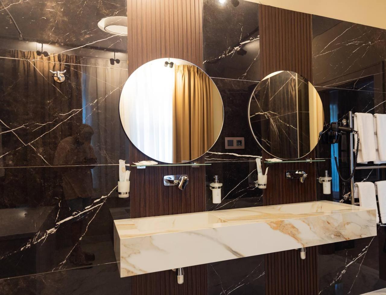 Park Hotel Bristol Uzjhorod Eksteriør billede