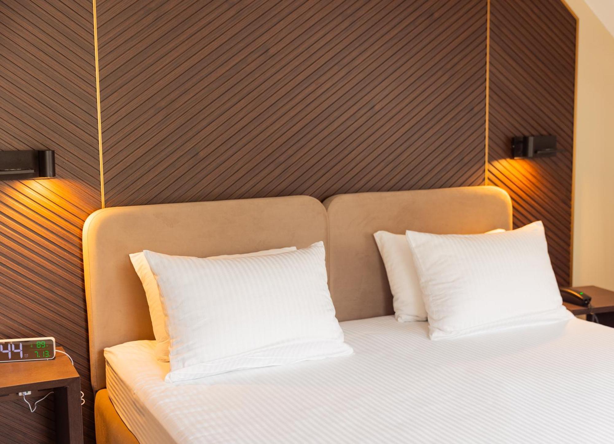 Park Hotel Bristol Uzjhorod Eksteriør billede