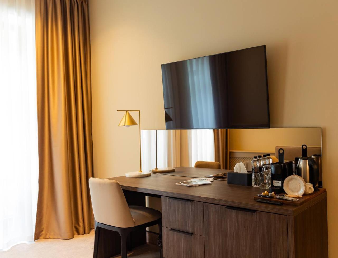 Park Hotel Bristol Uzjhorod Eksteriør billede
